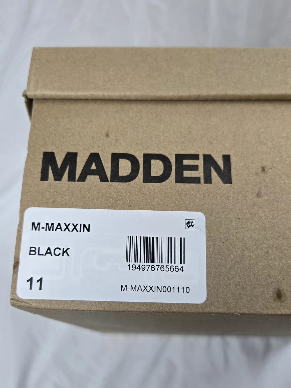 Madden Maxxin Men's Chelsea Boots Black Size 11 M New in Box